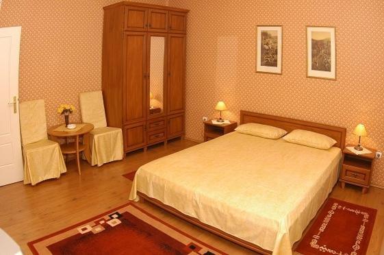 Bed and Breakfast Peron Panzio Debrecen Exterior foto